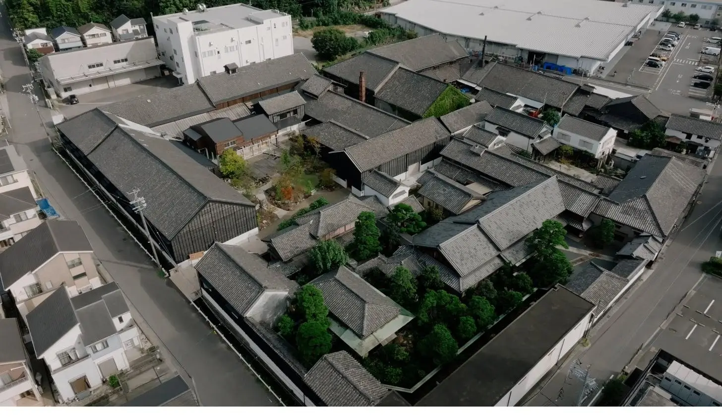 酒蔵の空撮